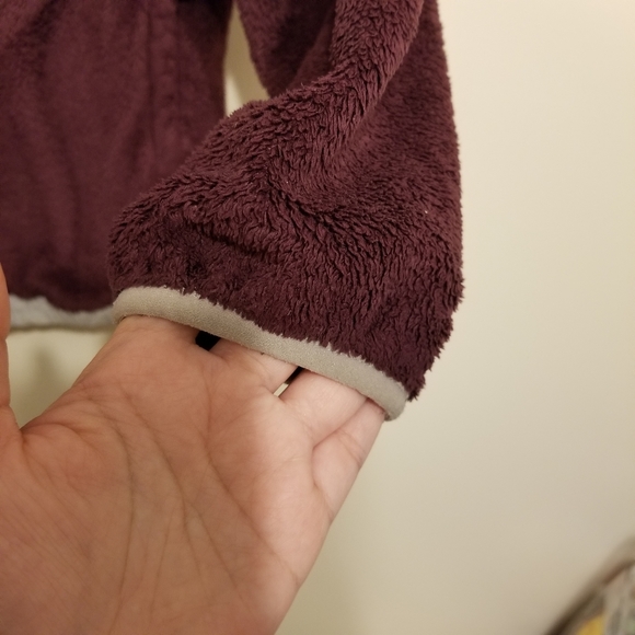 The Northface fleece jacket. - Picture 3 of 6